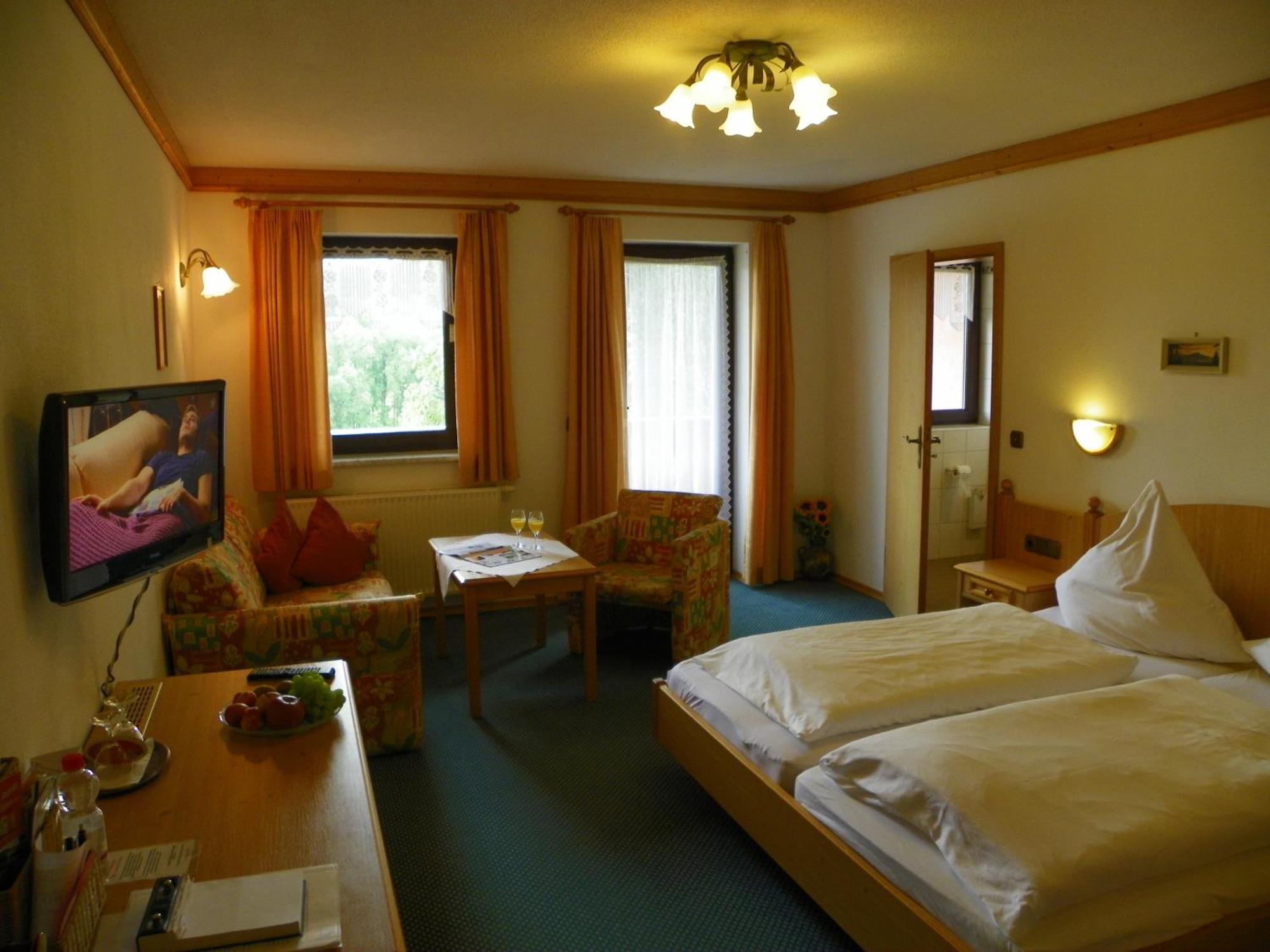 Landhotel Steigerwaldhaus Burghaslach Exterior foto