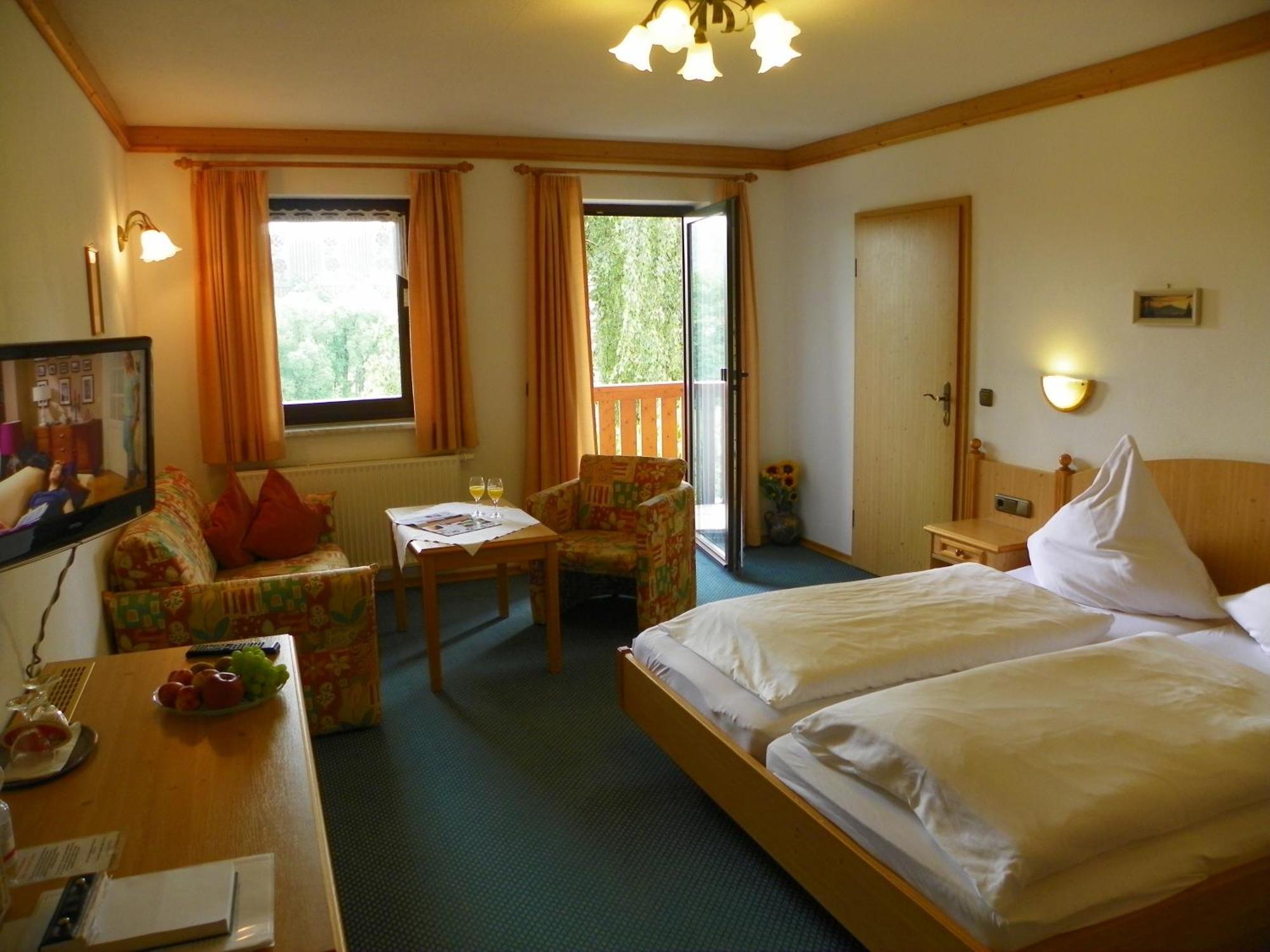 Landhotel Steigerwaldhaus Burghaslach Exterior foto